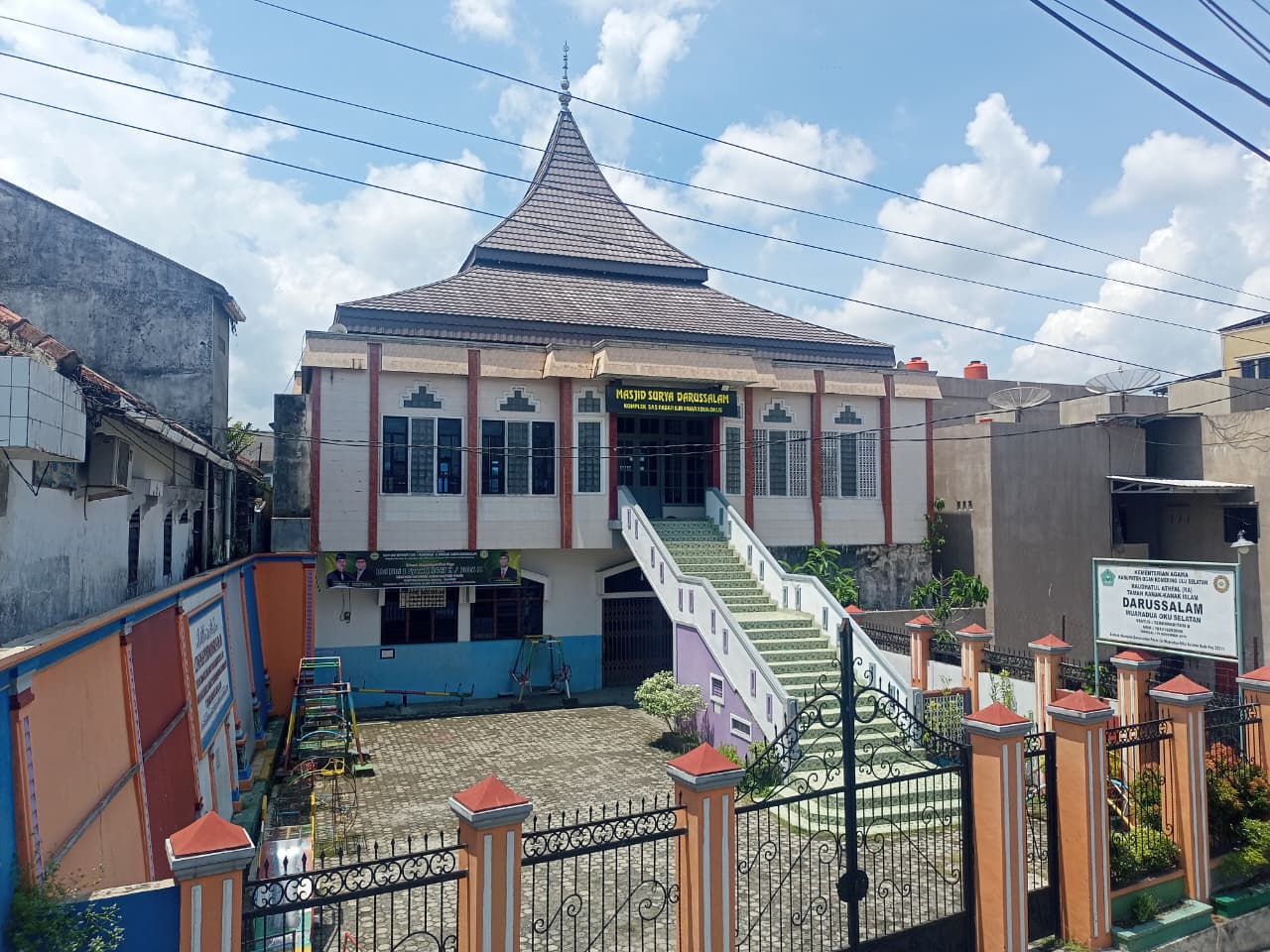 Suasana lingkungan TK & RA Darussalam Muaradua