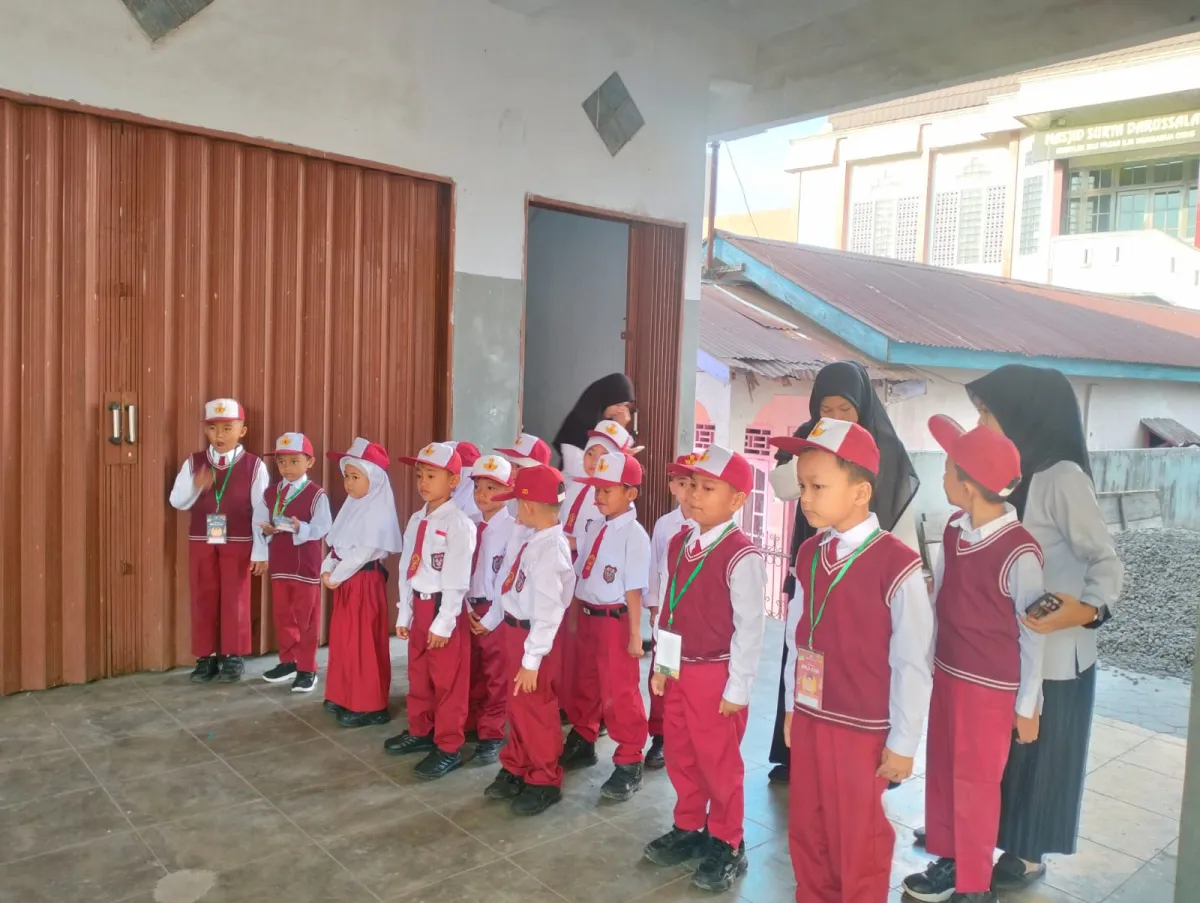Upacara Bendera SDIT Darussalam Muaradua