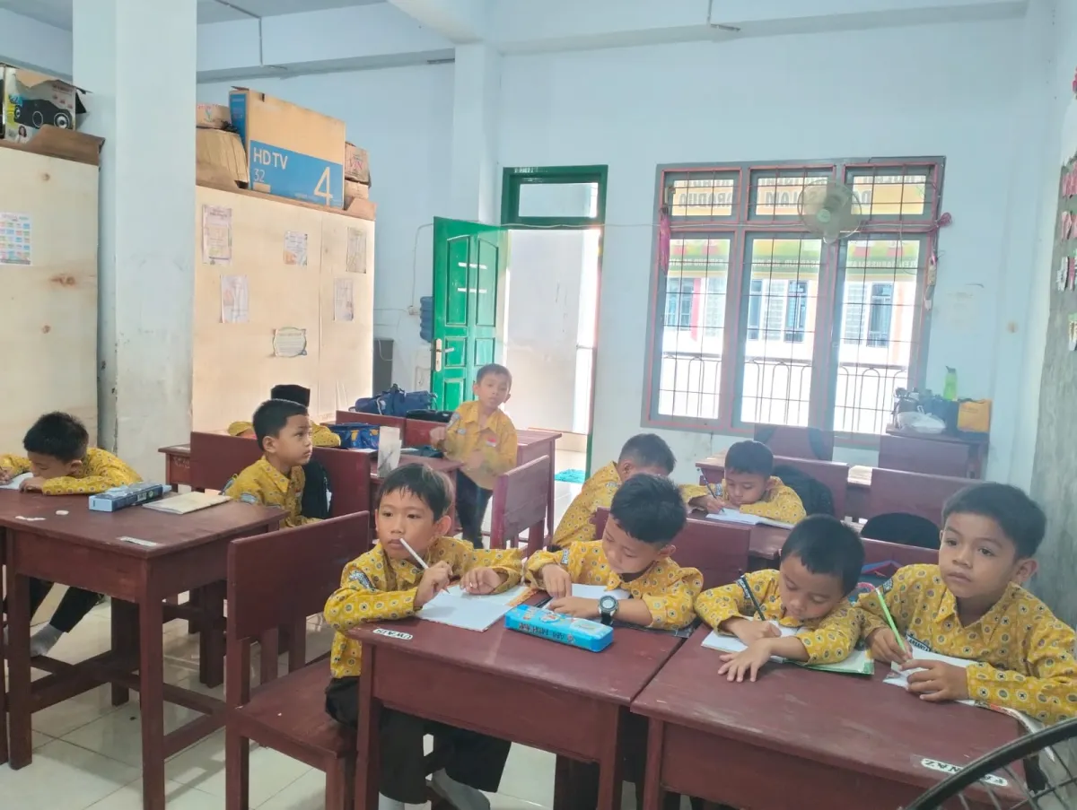 Kegiatan Belajar Mengajar Kelas II SDIT Darussalam Muaradua